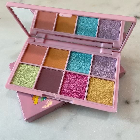 💕Dr Seuss x Revolution Oh The Places You’ll Go Eyeshadow Palette - Picture 3 of 6